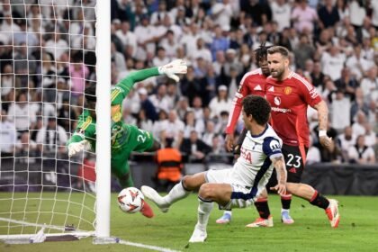 توتنهام يفوز على مانشستر يونايتد ويتوج بطلا للدوري الأوروبي