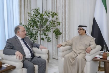 منصور بن زايد يستقل وزير المالية السوري