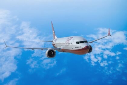 "دبي لصناعات الطيران" توقع اتفاقية شراء وإعادة تأجير لـ 10 طائرات مع "يونايتد إيرلاينز"