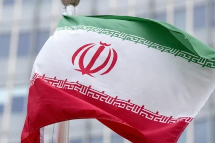 إيران تجري اتصالات مع 3 دول أوروبية قبل نهاية "مهلة أغسطس"