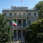 الترويكا الأوروبية تلوّح بسيف العقوبات لإعادة طهران للمفاوضات