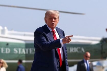 ترامب يفرض رسوماً جمركية باهظة على عشرات الدول