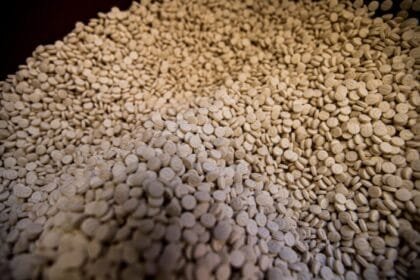 ضربة عراقية – لبنانية مشتركة.. تفكيك أكبر مصنع كبتاغون الشرق الأوسط