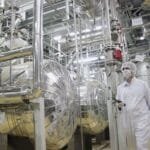 إيران تتحدّى الضغوط: "لن نلتزم بأوامر أي جهة خارجية بشأن برنامجنا النووي"