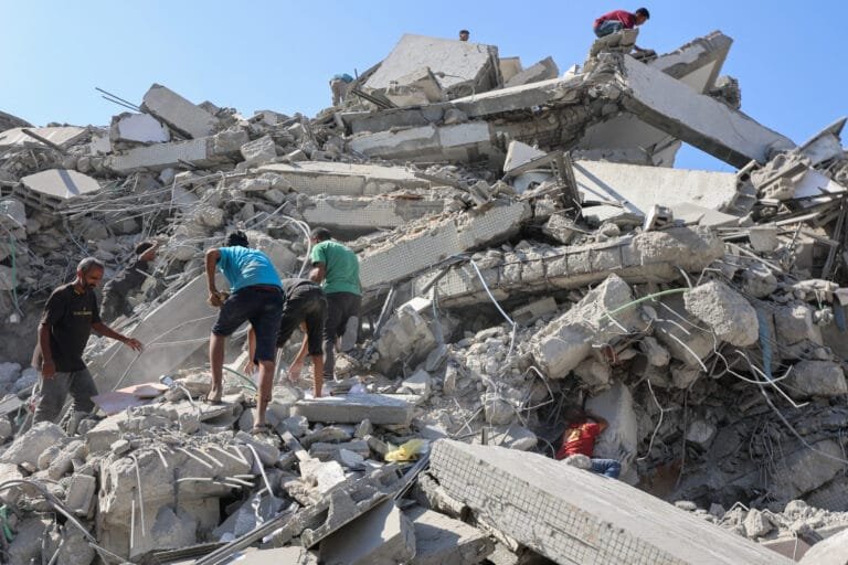 Gaza: The genocide continues despite the Arabs' appeal at the Doha Summit.
