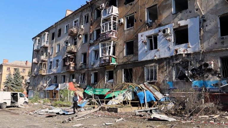 Russian forces announce the liberation of two towns in Donetsk and Zaporizhia