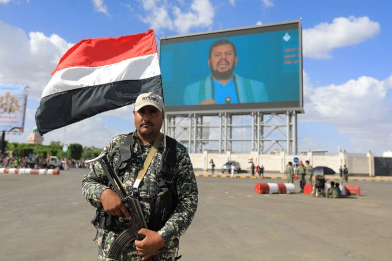 تقرير جديد: الحوثي يعمق علاقته بتنظيمي القاعدة وداعش