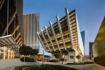 "آدامز ستريت" العالمية تفتتح مكتباً في سوق أبوظبي العالمي 