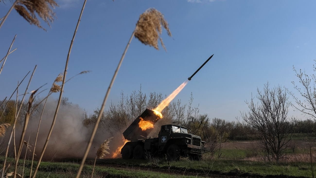 Ukrainian army chief acknowledges Russian superiority.. Russian forces advance