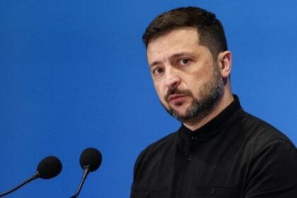 فليأتِ إلى كييف".. زيلينسكي يرفض عرض بوتين 