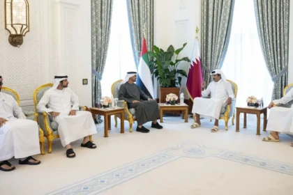 محمد بن زايد يؤكد دعم الإمارات لإجراءات قطر