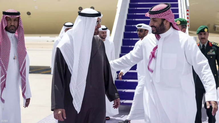 On a fraternal visit.. Mohammed bin Zayed arrives in Saudi Arabia  