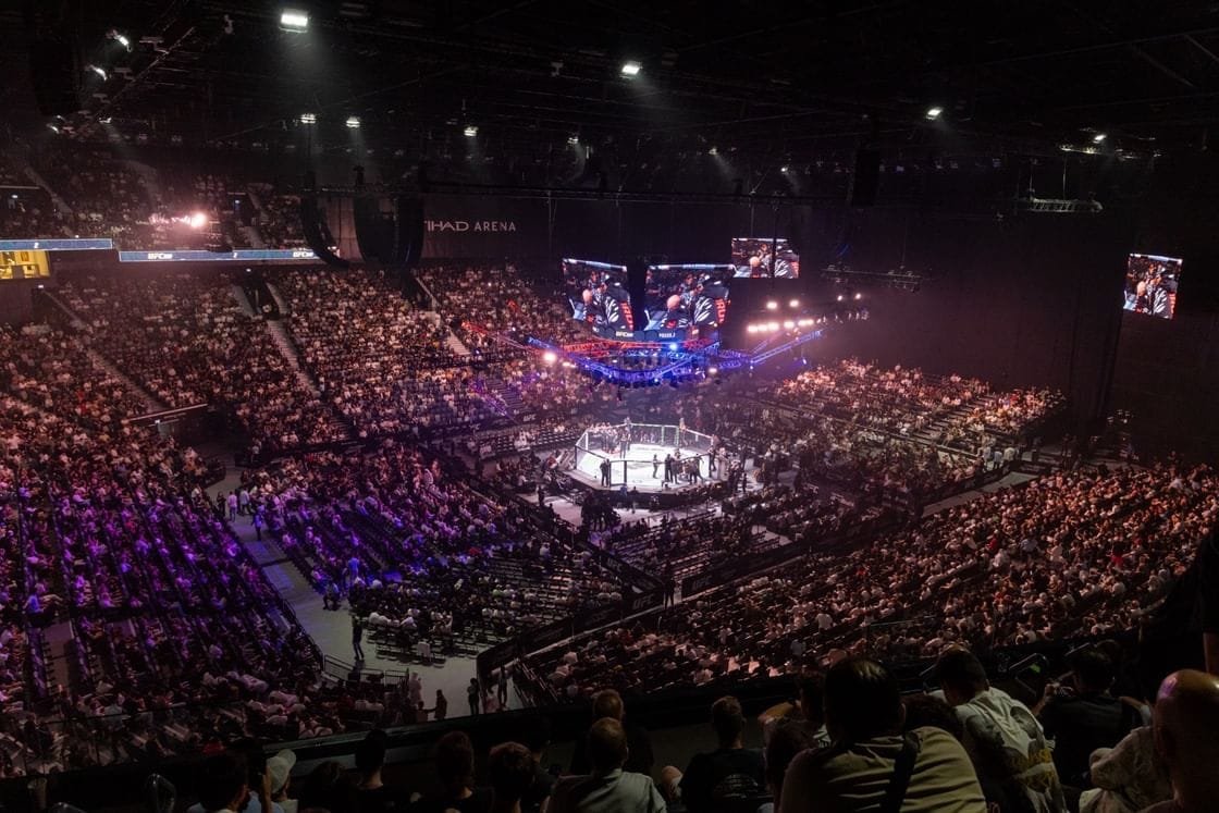 Aspinall faces Gunn in a historic women's title fight at UFC 321 in Abu Dhabi 