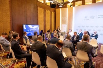 خبراء عالميون يؤكدون أهمية تطوير نماذج حوكمة مرنة ومستدامة