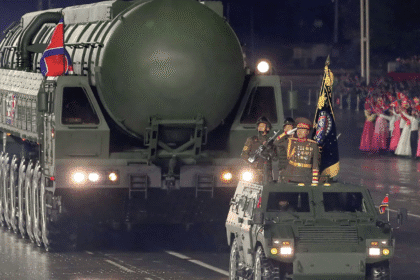 صور.. كيم جونغ أون يكشف عن صاروخ "هواسونغ 20" الباليستي