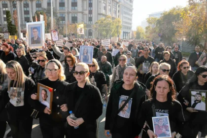 احتجاجات ضخمة في مقدونيا قبل محاكمة المتهمين في كارثة النادي الليلي