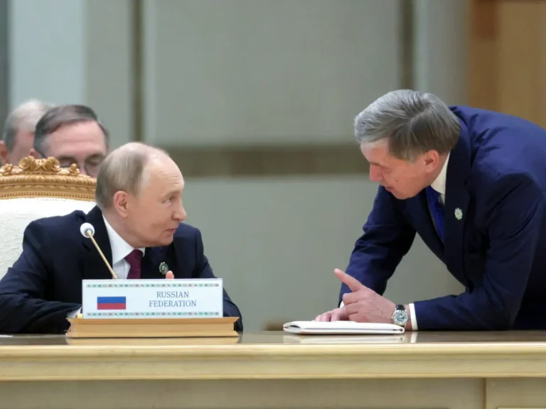 يوري أوشاكوف مساعد الرئيس الروسى