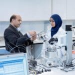 جامعة الإمارات تسجل براءة اختراع لمركب جرافيتي مبتكر مستخلص من شراب التمر