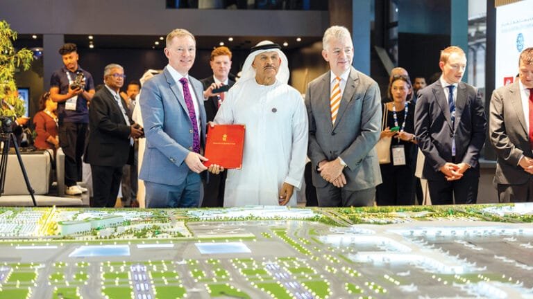 في مؤشر للثقة العالمية.. مشروع توسعة "آل مكتوم الدولي" يتلقى تمويلاً بـ 3.5 مليارات دولار