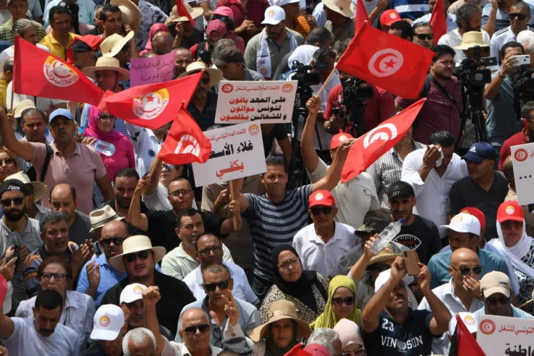 The Tunisian General Labour Union calls for a national strike on January 21.