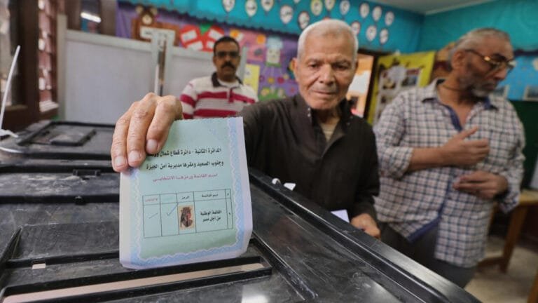 الهيئة الوطنية تعلن نتائج الدوائر الملغاة الخميس.. استعدادات مكثفة لجولة الإعادة بانتخابات مجلس النواب 2025