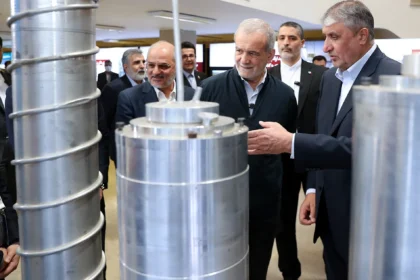 صحيفة واشنطن بوست: إسرائيل أعدّت قائمة أولية لتصفية 100 شخص مرتبطين بالبرنامج النووي الإيراني