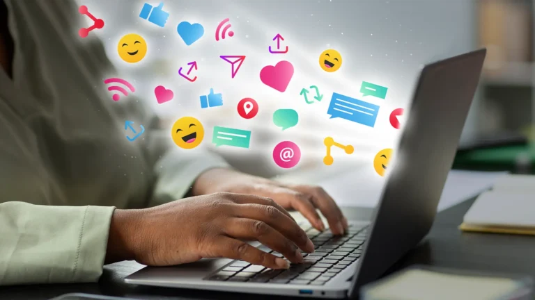 أستراليا تحظر مواقع التواصل على من هم دون 16 عامًا