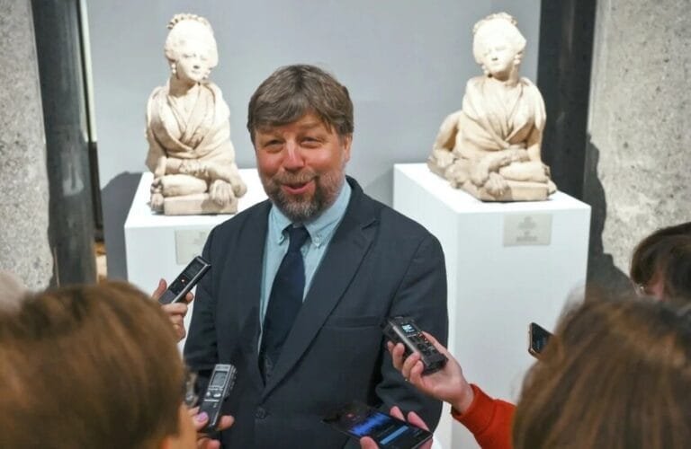 أزمة دبلوماسية وعلمية: موسكو تندد باعتقال ألكسندر بوتياجين على خلفية سياسية