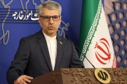 طهران تحذر من "مغامرة" عسكرية: صواريخنا خط أحمر ولا بروتوكول لتفتيش المواقع المقصوفة