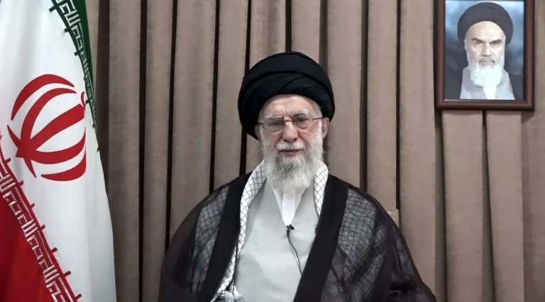 On Khamenei's orders: Vahidi leads the Revolutionary Guard amidst the "flood" of protests