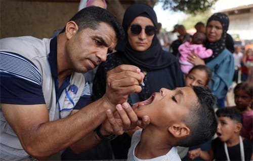 Global support for eradicating polio