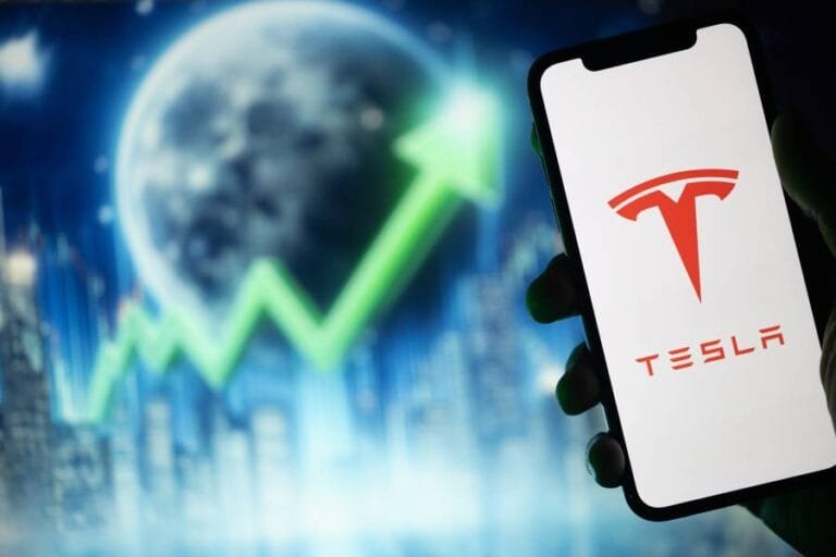 Tesla shares hit a record high, fueled by strong optimism about artificial intelligence and smart driving