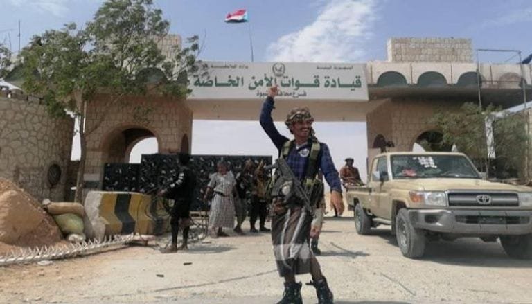 قوات دفاع شبوة تسيطر على معسكرات الإخوان والقاعدة في عارين