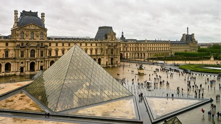 The Louvre Museum is closed today due to a staff strike.
