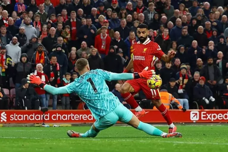 مواعيد مباريات اليوم والقنوات الناقلة.. ليفربول يواجه برايتون ومواجهات قوية في نصف نهائي كأس الرابطة