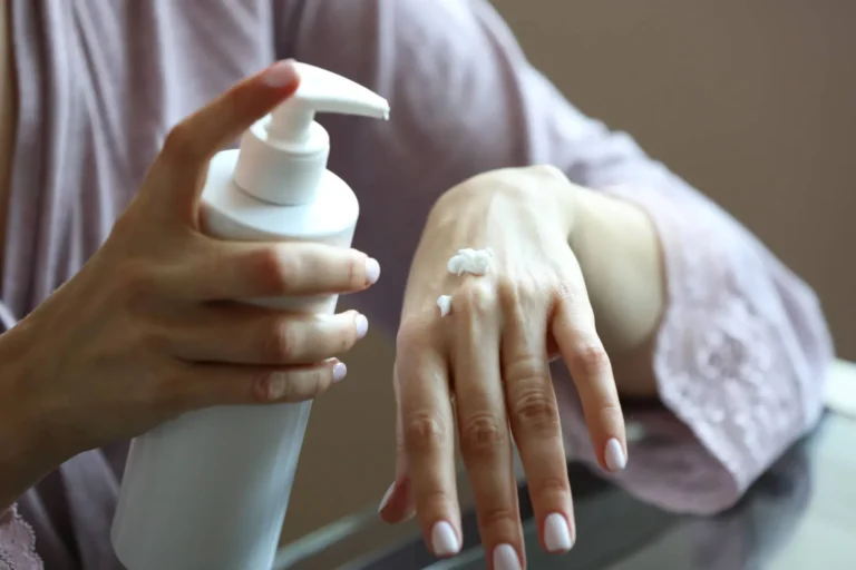 الجفاف الخفي في الشتاء: أطباء يحذرون من نقص ترطيب الجسم ويقدمون إرشادات صحية