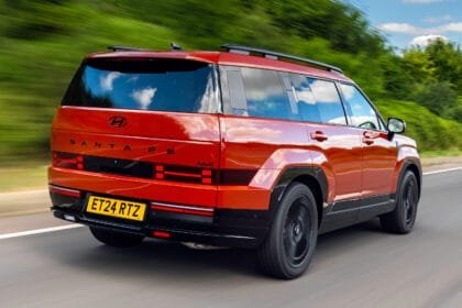 هيونداي "Santa Fe" تفقد نحو نصف مليون جنيه من سعرها في السوق المصري خلال 2025