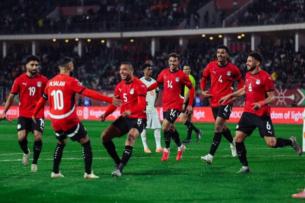 فرحة لاعبي منتخب مصر بعد الفوز على كوت ديفوار 