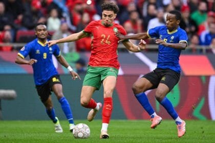 أسود الأطلس يزأرون في الأدوار الإقصائية.. المغرب يُقصي تنزانيا ويتأهل لربع نهائي كأس أمم أفريقيا