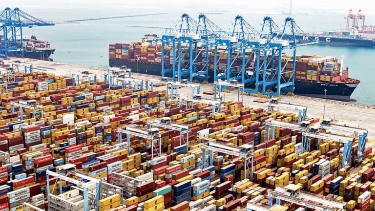 الإمارات تتصدر المؤشرات الاقتصادية إقليمياً وعالمياً