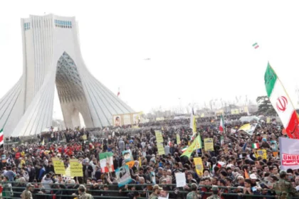 تصعيد دولي وتحذيرات من "خيارات صعبة" مع اتساع رقعة الثورة الوطنية الإيرانية