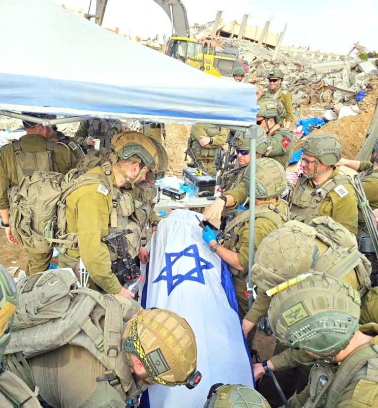 The Israeli army recovers the remains of the last missing hostage, Ran Gafni, in the Gaza Strip