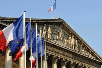 باريس تعلن دعمها الكامل للندنمارك بعد تصريحات ترامب المثيرة حول جرينلاند