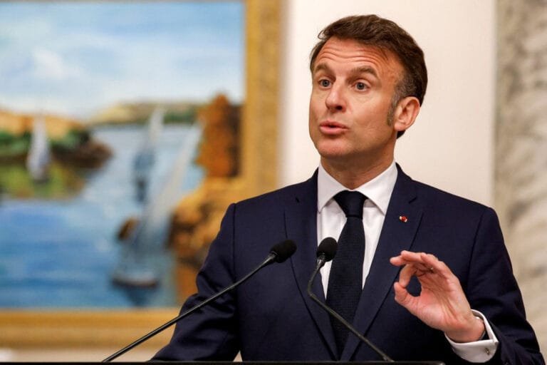 France is monitoring international developments; Macron calls for a meeting of the Defense Council to discuss the Iran and Greenland issues.