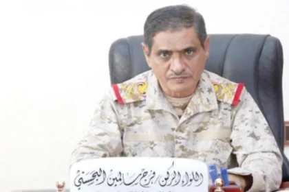 البحسني يرفض توحيد القوات الجنوبية تحت قيادة التحالف ويحذر من "فراغ" في حال حل الانتقالي