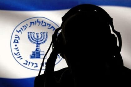 مسؤول سابق في الموساد: نظام طهران لن يكمل ولاية ترامب