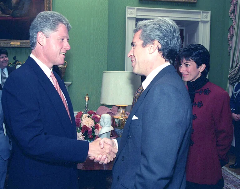 تحقيقات إبستين تلاحق آل كلينتون.. بيل وهيلارى يرفضان الإدلاء بشهادتهما