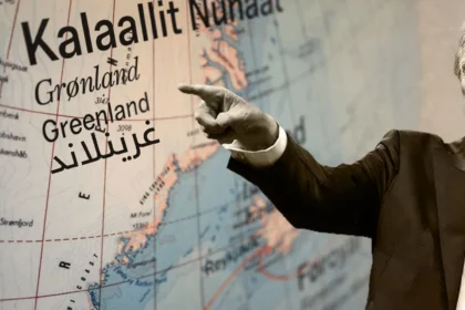 مليون دولار لكل فرد! عرض ترامب يعيد جرينلاند إلى واجهة الصراع الدولي.. كم عدد سكانها ولماذا تُغري واشنطن؟