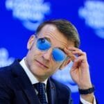 Trump mocks Macron's glasses again in Davos