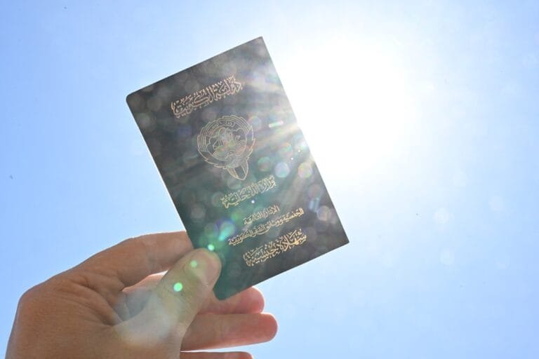 مرسوم أميري جديد: سحب الجنسية الكويتية من 65 شخصا